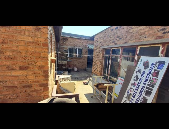 600M² BUILDING FOR SALE IN BRAKPAN CENTRAL